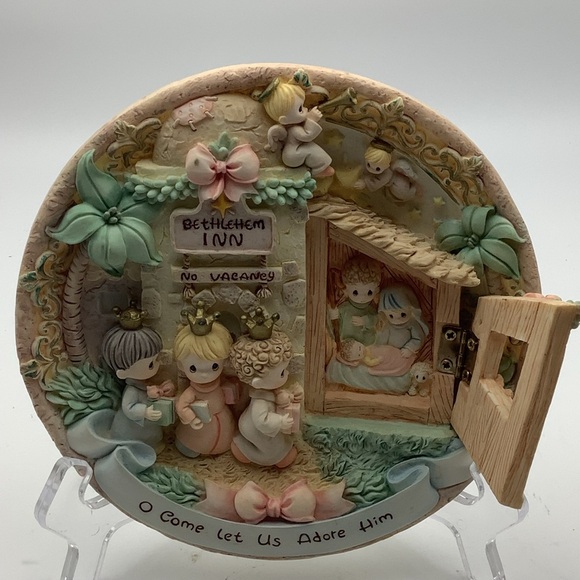 Vintage Precious Moments Nativity Wall Hanging 3D Bethlehem Inn - Picture 1 of 9